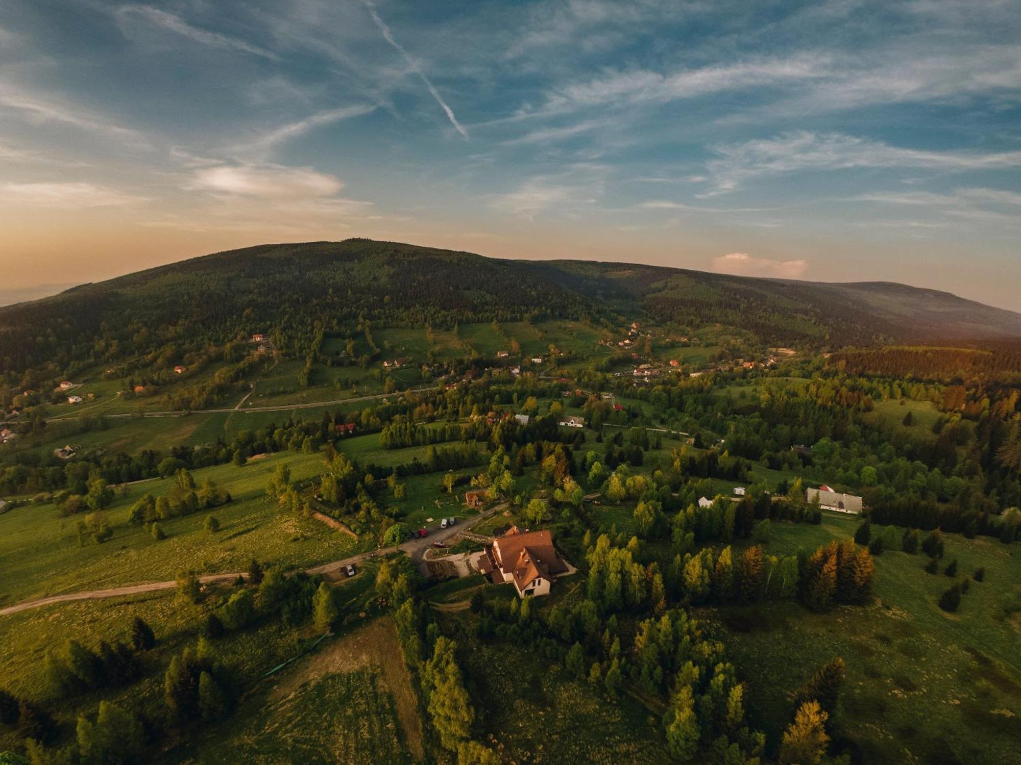 Willa Z Gwarantowanym Widokiem Na Gory Aleksander Panorama Swieradow-Zdroj Luaran gambar