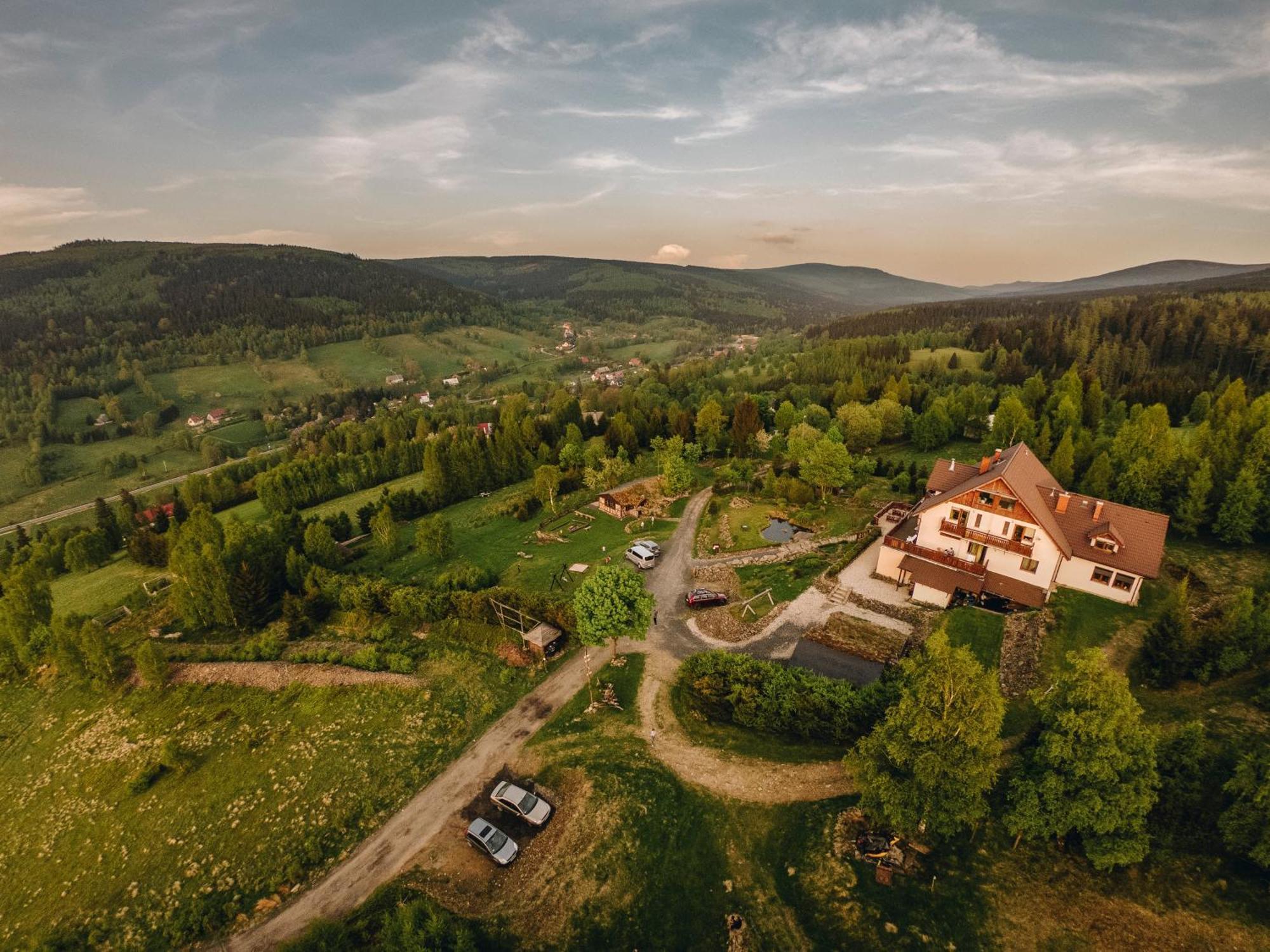 Willa Z Gwarantowanym Widokiem Na Gory Aleksander Panorama Swieradow-Zdroj Luaran gambar